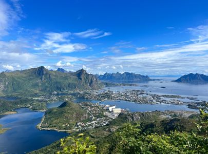 Sykkeltur gjennom Lofoten | Cycling Through the Lofoten Islands | Discover Norway