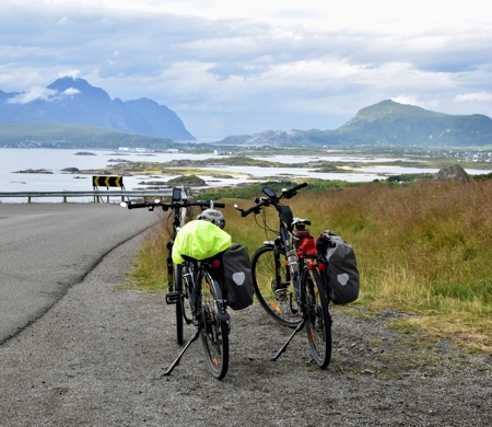 Cycling through the Lofoten Islands | Discover Norway