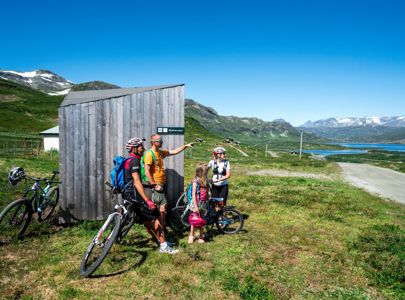 Sykkeltur på Mjølkevegen | Bike tour on Mjølkevegen | Discover Norway