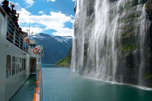 Ålesund to Åndalsnes bike tour | Discover Norway