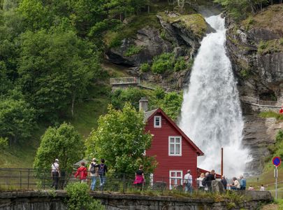 Sykkeltur i Hardanger | Bike tour around the Hardanger Fjord | Discover Norway